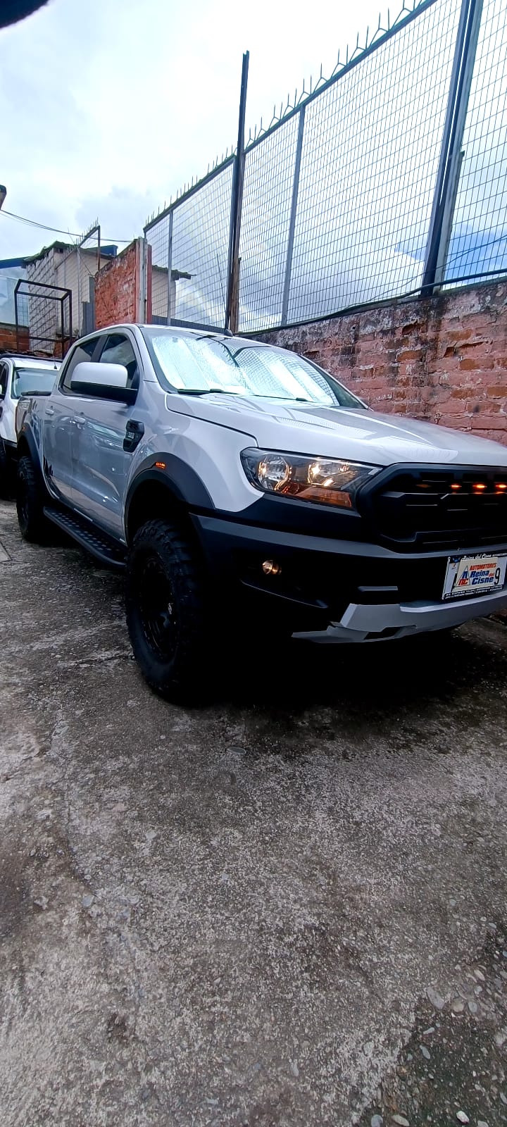 Ford Ranger Gris - Vista 2